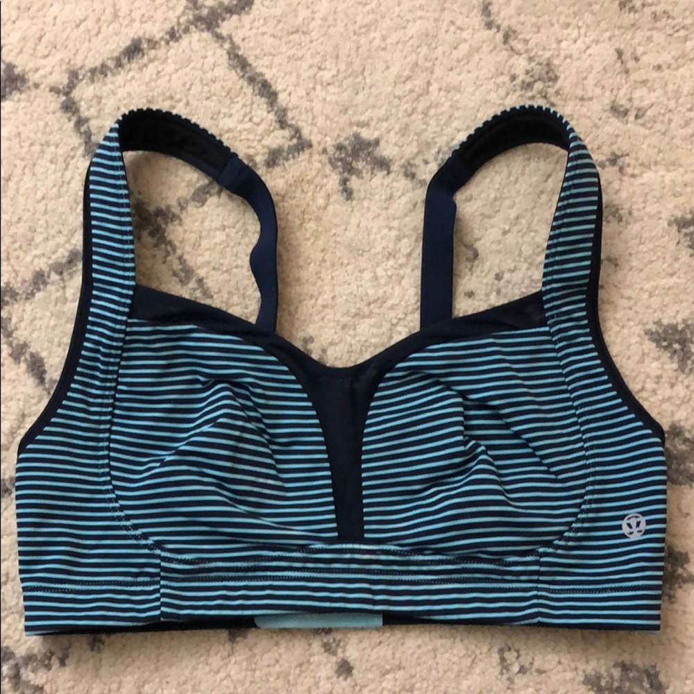 Lululemon Ta Ta Tamer in size 34D - blue stripe